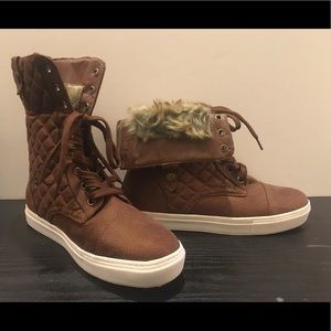 Elakshi foldover quilted boot